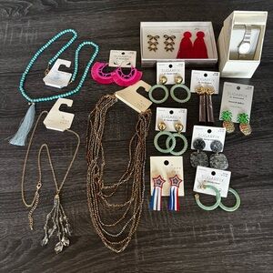 Fashion Jewelry Lot 13 Pcs Earrings Necklace Watch Brand New